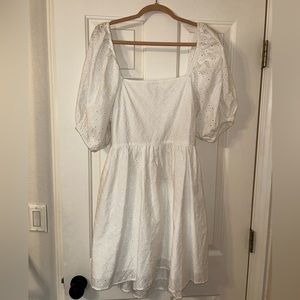 White puffy sleeve summer dress